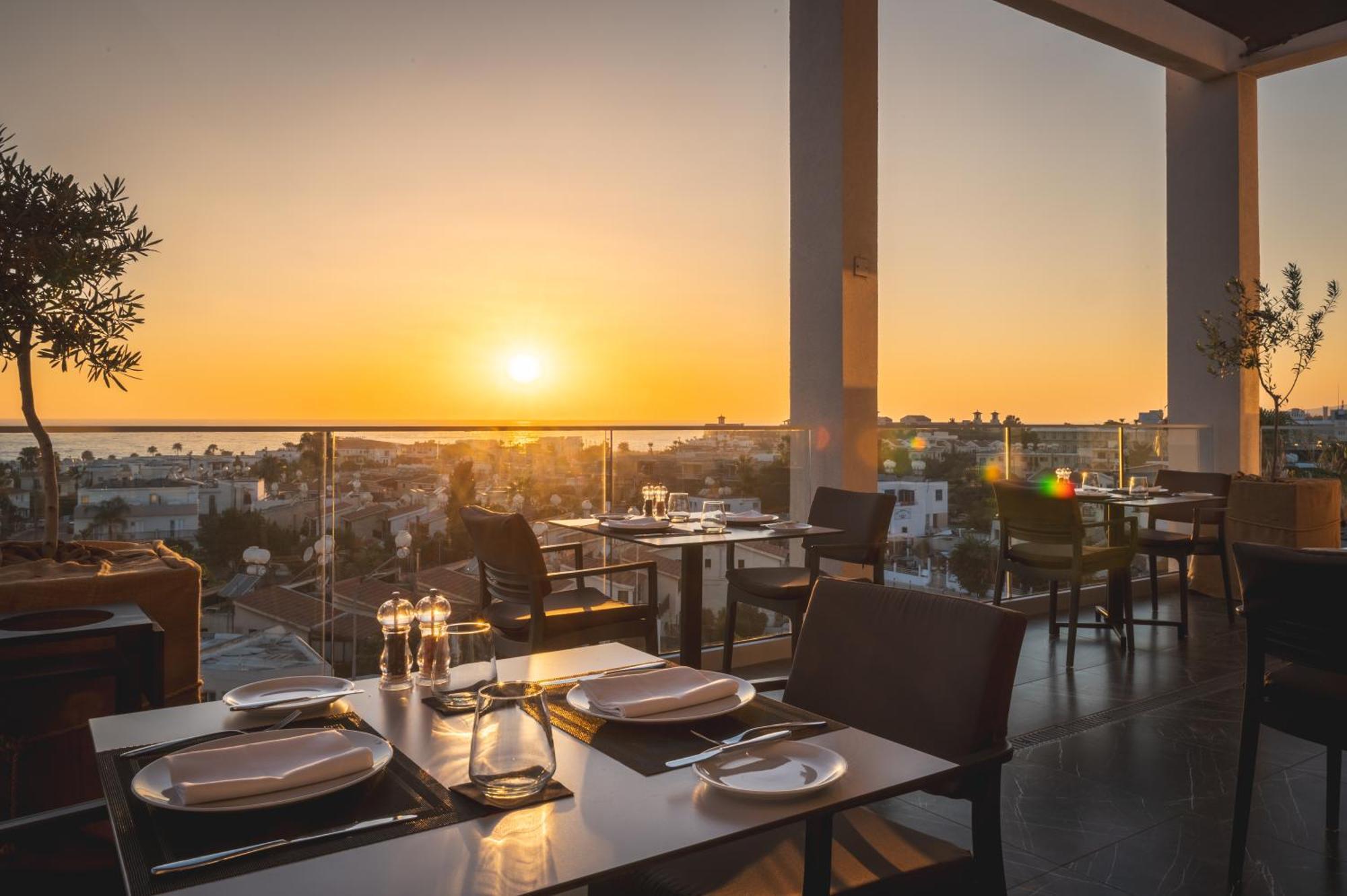 Kefalos Damon Hotel Apartments Paphos Ngoại thất bức ảnh